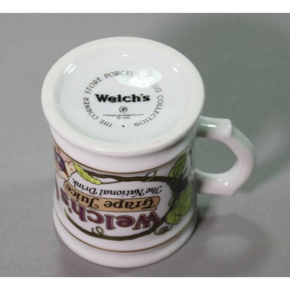One Franklin Mint The Corner Store Welch’s Grape Juice Mug 1985 - Picture 2 of 5